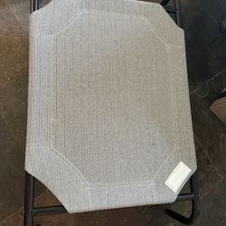 COOLAROO Elevated dog bed (SMALL)