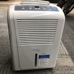 Soleus Powered by Gree DRP 30-PT Dehumidifier 