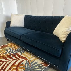 BLUE TUFTED SOFA W/ FREE DELIVERY 