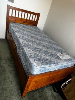 Twin bed w/matress