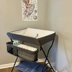 BABY CHANGING STATION