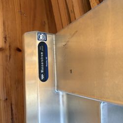 Double sink commercial