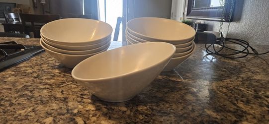 Tuxton White Ceramic Slanted Bowls