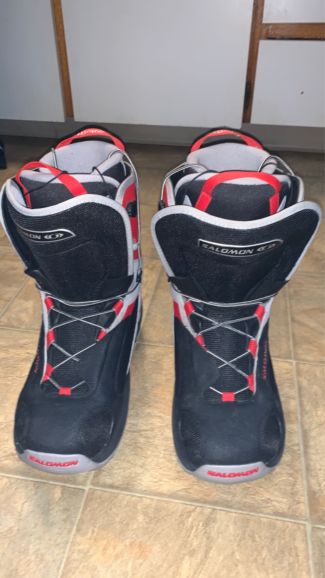 Salomon Dialogue Men’s size 10 snowboarding boots