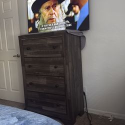 *ASHLEY FURNITURE BEDROOM SET*