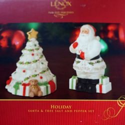 LENOX HOLIDAY SANTA & TREE SALT AND PEPPER SET 