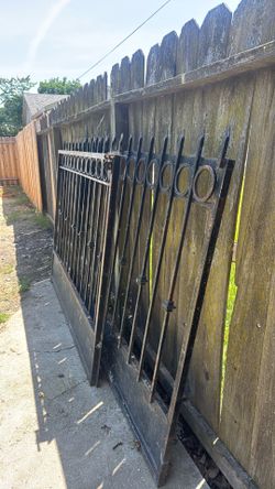 Metal gates