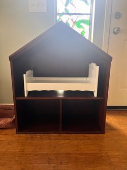 House-Shaped Wooden Bookcase Shelf
