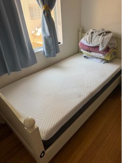 Solid wood bed + mattress