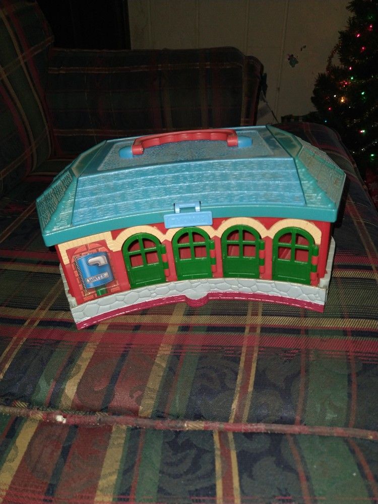 Thomas The Train And Friends Take Along Play Roundhouse Train Station Carry Case 2002