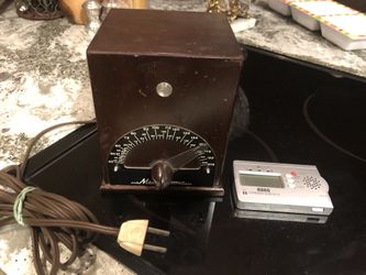 Vintage metronome & kurg guitar tuner
