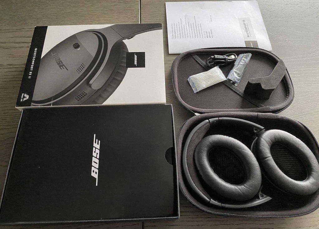 Bose QuietComfort 35 II Wireless Bluetooth Headphones, Noise-Cancelling, with Alexa Voice Control (NEW)