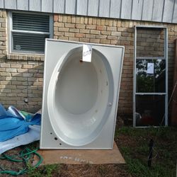6 Jet Jacuzzi Tub