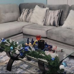 MOVING SALE – Cordelle 2-Piece Sectional w/ Left-Facing Chaise – LIKE NEW – $895