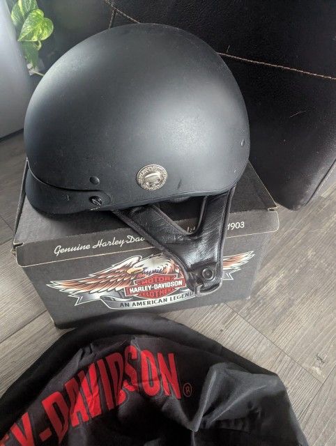 Harley-Davidson helmet size small, bag and box included