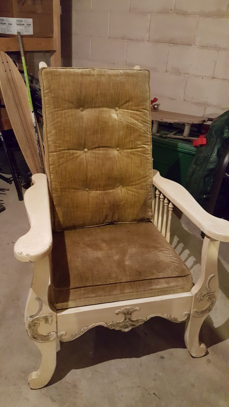 Antique chair that manually reclines