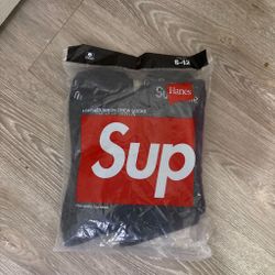 Supreme x Hanes Crew Socks 4-Pack