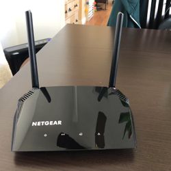 NETGEAR R6120 Dual Band WiFi Router