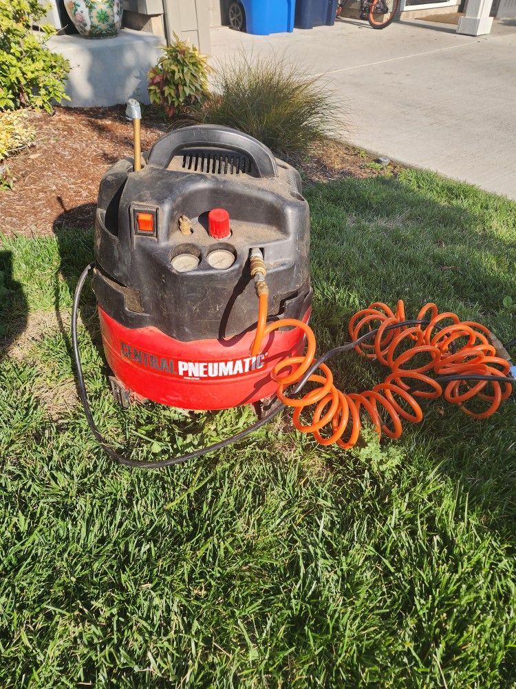 Central Pneumatic Air Compressor ITEM 67696