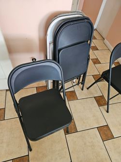 13 pcs FOLDABLE METAL CHAIRS IN VERY GOOD CONDITION NICE AND CLEAN SALE IT ALL TOGHETER FOR ANY QUESTION TEXT ME PLEASE HABLO ESPAÑOL THANKS