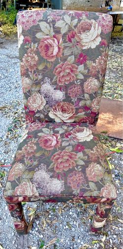 Floral print chair 953