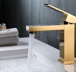 Modern Brushed Gold Bathroom Sink Faucet – Single Handle Vanity Faucet – New