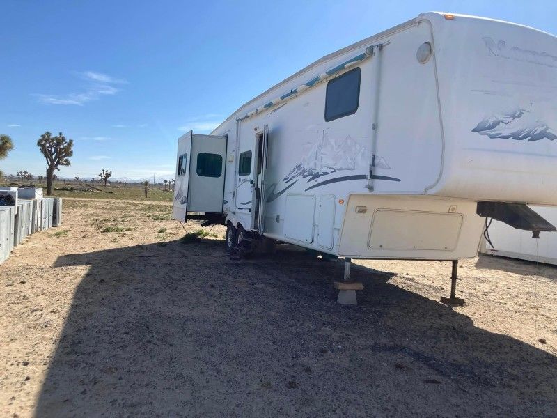 2006 Montana High Country 35 Rl 5th Wheel