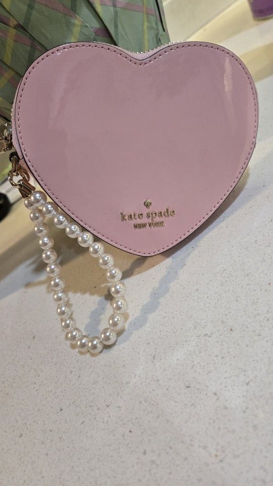 Kate Spade Pearl Love Shack 3D Heart Wristlet