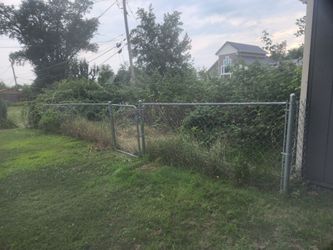 100 Feet Chain Link +4 Ft Gate
