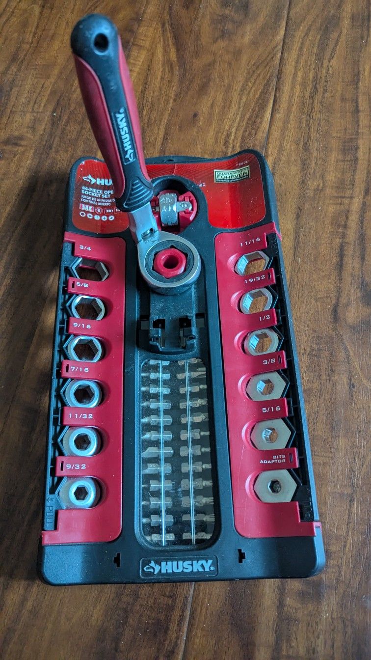 Husky 44 Piece Set