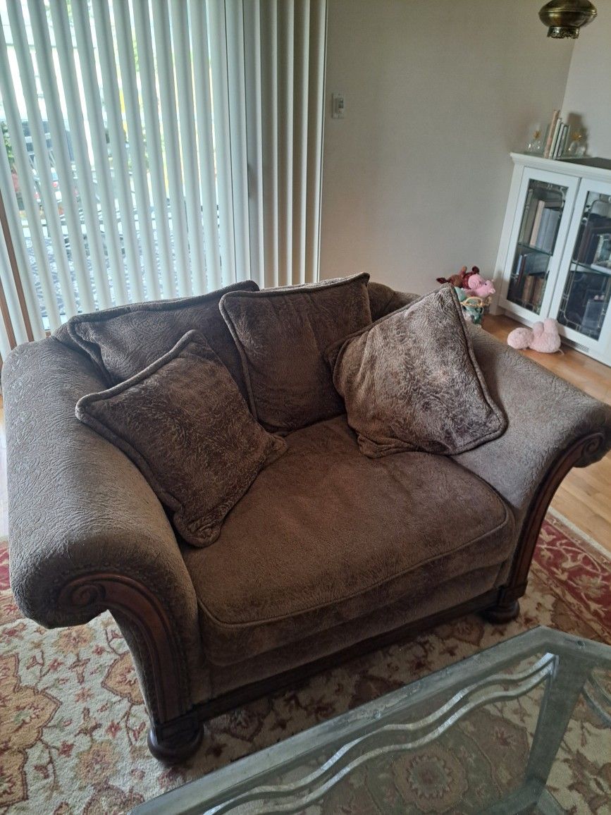 FREE Oversized Chair with Ottoman