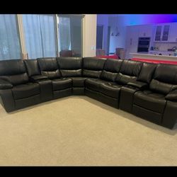 *Living Room Special*---Madrid Sleek Black Leather Reclining Sectional Sofa---Delivery And Easy Financing Available👏