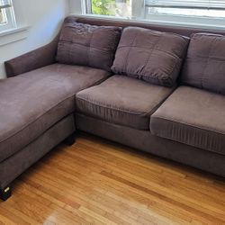 L-Shaped Sectional Couch With Chaise