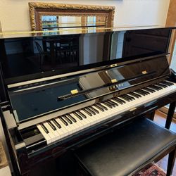 2015 Yamaha Upright Piano