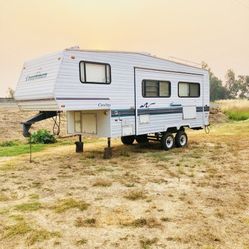 Fifth Wheel Rv (Gooseneck)