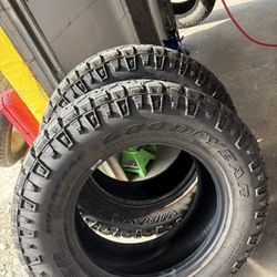 4 GOOD YEAR TIRES- Good Conditions