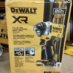 DEWALT 20V MAX BRUSHLESS XR 1/4"/ PO/PULG 3 - SPEED HIGH TORQUE IMPACT DRIVER (TOOL ONLY)