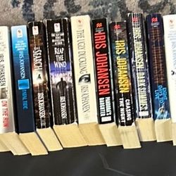 Lot Of 32 Iris Johansen Books 