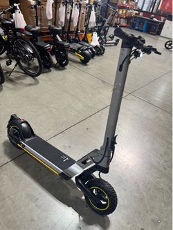 Electric scooter