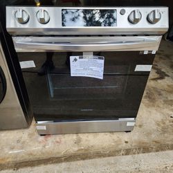 Samsung - 6.3 cu. ft. Front Control Slide-in Electric Range with Convection & Wi-Fi, Fingerprint Resistant - Stainless Steel


