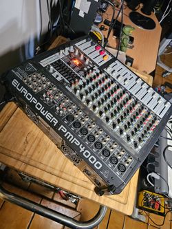 Behringer EUROPOWER PMP4000, 1600 Watt, 16 Channel, Powered Mixer With Multi FX Processor And FBQ Feedback Detection System