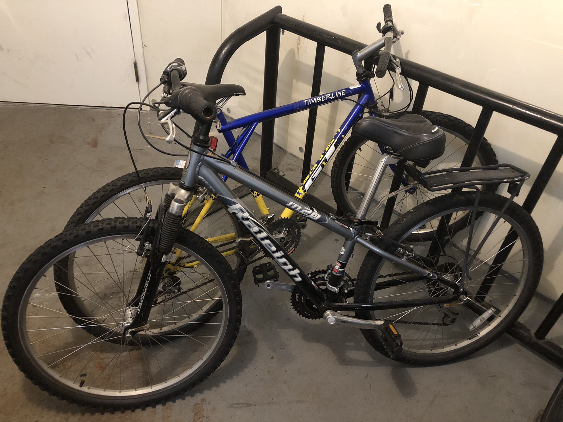 2 mountain bikes in very good condition