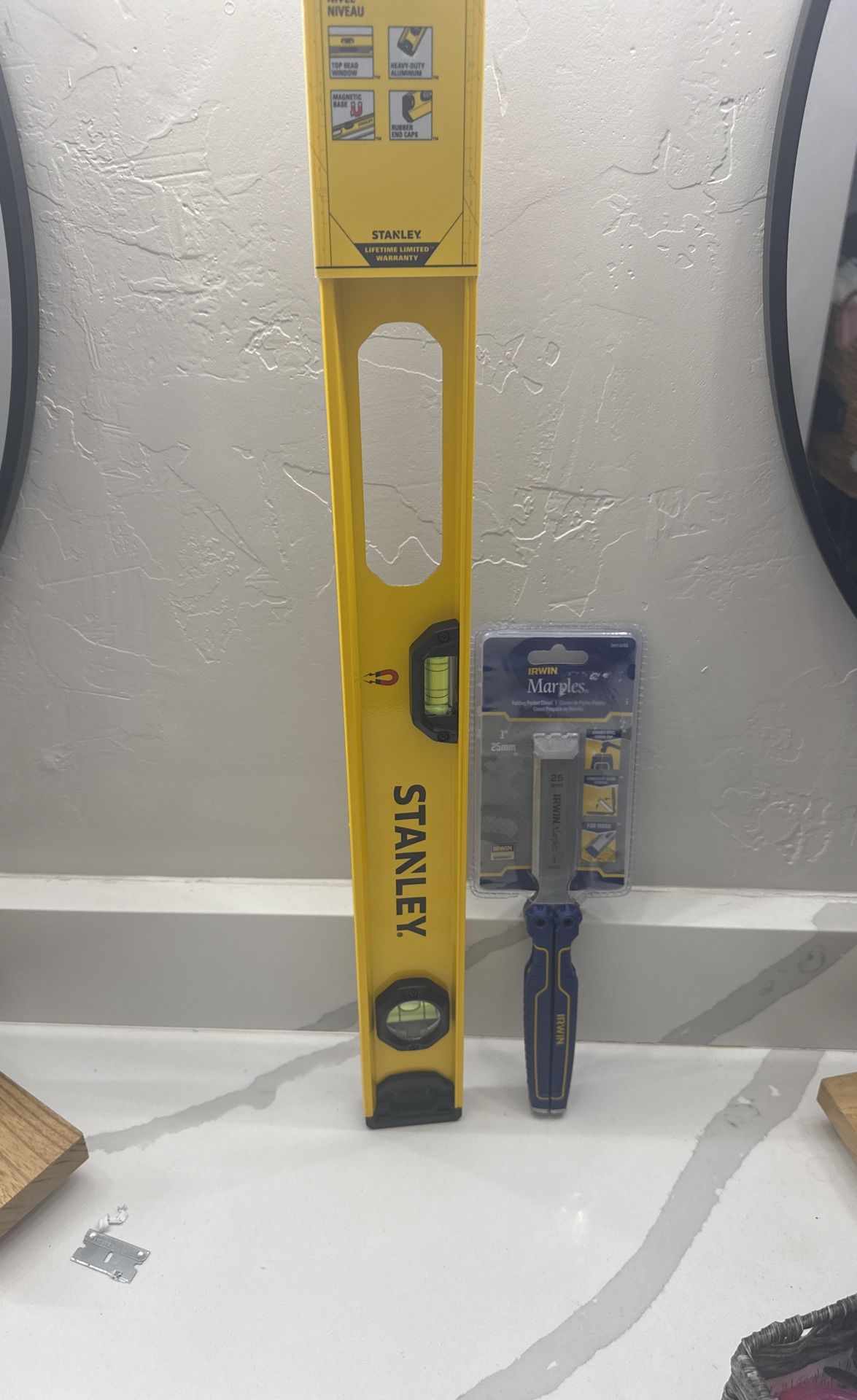 Lavel &chisel