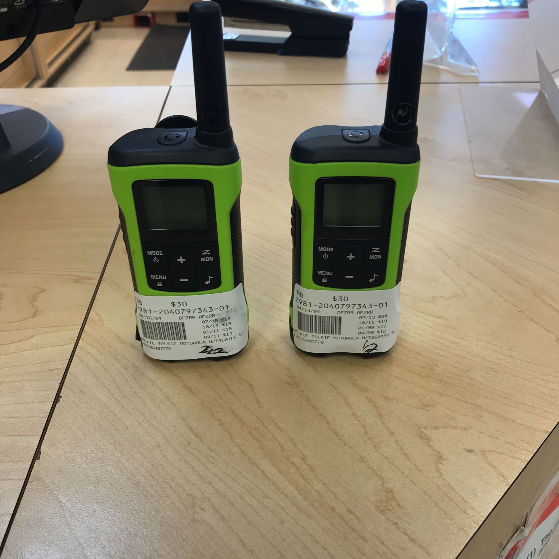 Motorola Handheld Two-Way Radio Receivers NO CHARGER