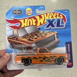 Hot Wheels XL ‘83 Chevy Silverado