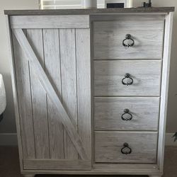 Wellington Furniture.  Like New