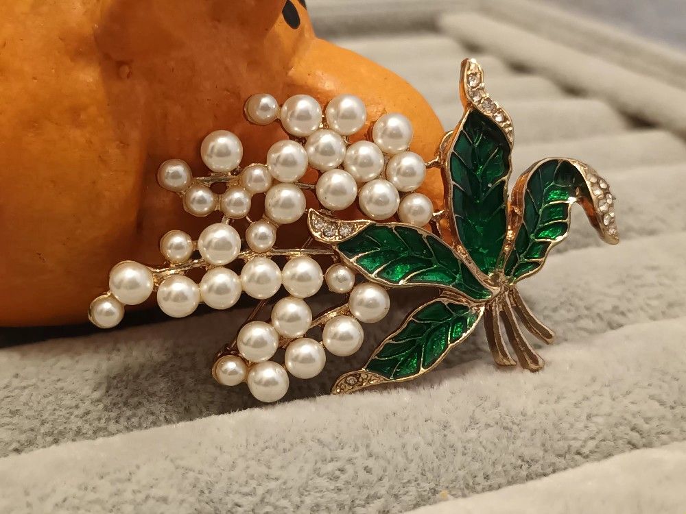 Beautiful Pearl Bouquet Classic Unique Enamel Brooch Pin Jewelry