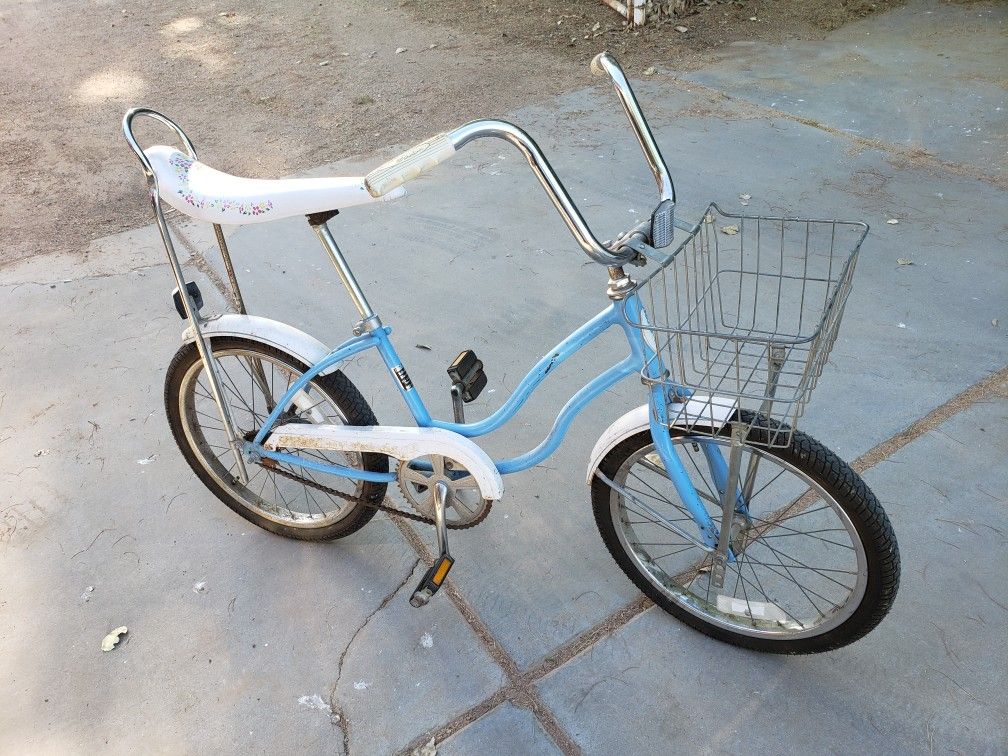 Vintage Schwinn Banana Seat Bike for Sale in Chandler, AZ OfferUp