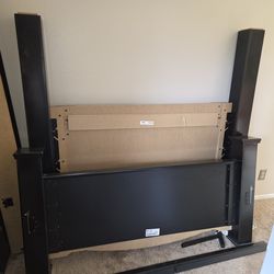 Queen headboard, footboard, and dresser FREE!!