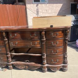 Room Dresser 
